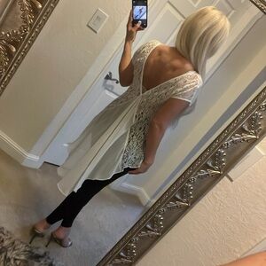 🤍SW🤍🤍N🕊️ IVORY LACE TOP WITH ASYMMETRICAL BACK SIZE M